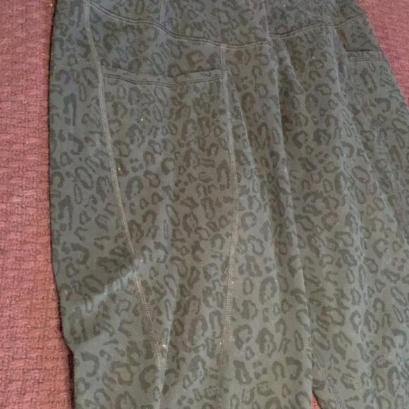 Cheetah print leggings - Picture 2 of 4